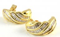 18ct Gold Baguette Diamond Earrings