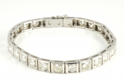 14ct White Gold Diamond Box Tennis Bracelet