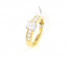 18ct Gold Diamond Ring